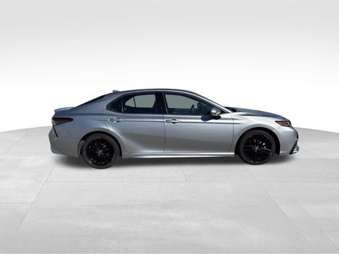 Used 2023 Toyota Camry XSE image 10