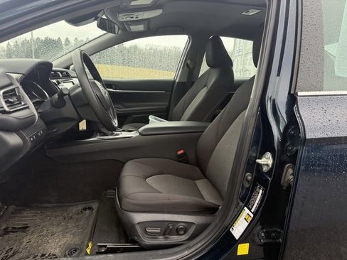 Used 2019 Toyota Camry LE image 10