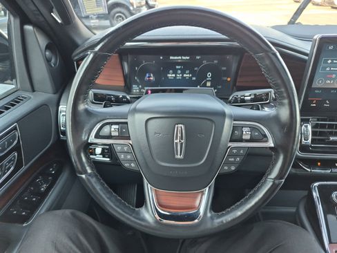 Used 2023 Lincoln Navigator Reserve AWD/4WD image 30