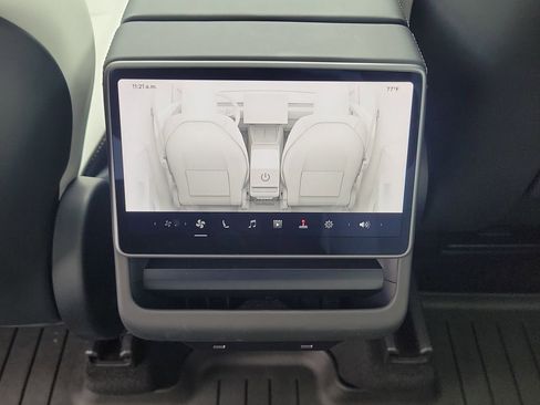 Used 2026 Tesla Model Y 2WD image 14