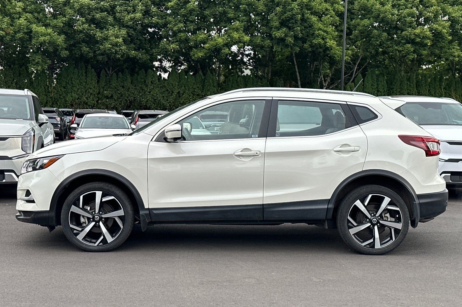 Used 2022 Nissan Rogue Sport SL AWD/4WD image 7