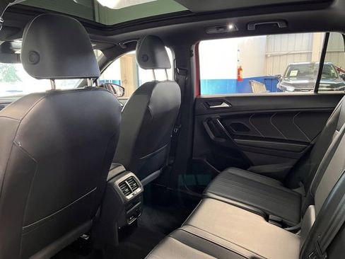 Used 2024 Volkswagen Tiguan SE R-Line image 18