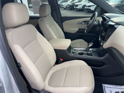 Used 2022 Chevrolet Traverse LS image 24