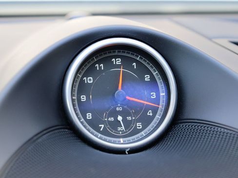 Used 2018 Porsche Cayenne Platinum Edition image 21