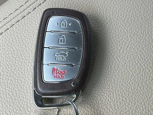 Used 2017 Hyundai Sonata Limited w/ Ultimate Package 04 FWD image 22