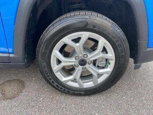 Certified 2025 Jeep Compass Latitude image 14