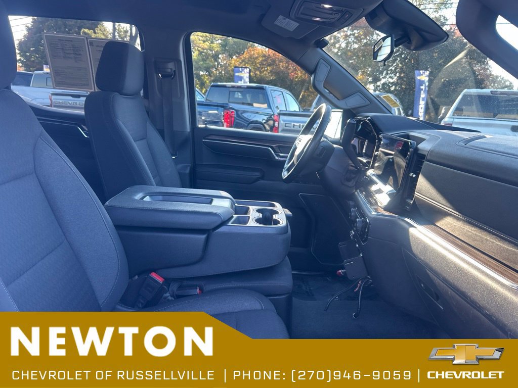 Used 2023 Chevrolet Silverado 1500 LT AWD/4WD image 23