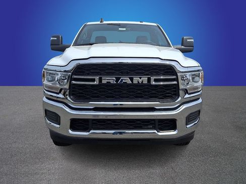 Used 2024 RAM 2500 Tradesman w/ Chrome Appearance Group AWD/4WD image 2