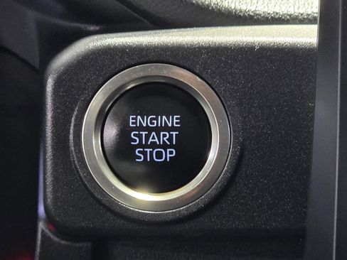 Used 2025 Toyota 4Runner SR5 AWD/4WD image 31