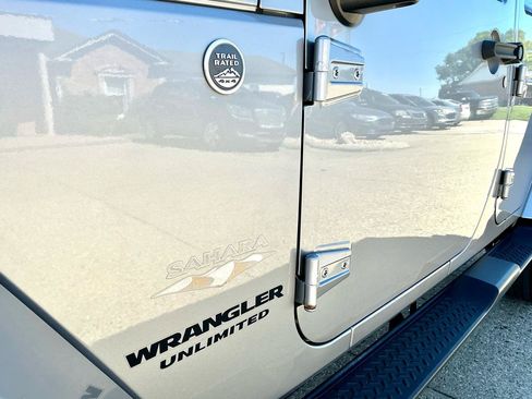 Used 2014 Jeep Wrangler Unlimited Sahara AWD/4WD image 28