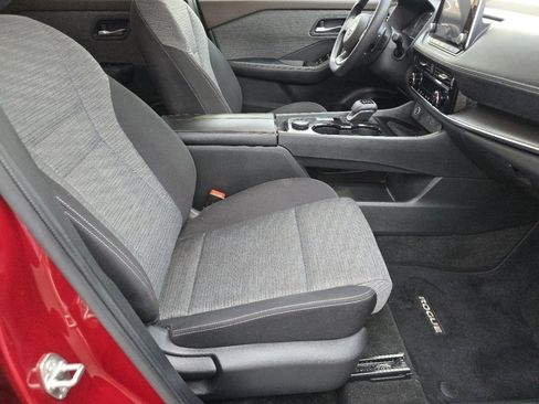 Used 2022 Nissan Rogue SV image 26