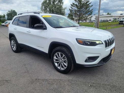 Used 2022 Jeep Cherokee Latitude Lux w/ Mopar Interior Package AWD/4WD image 4