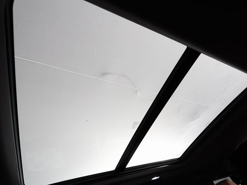 Used 2026 Cadillac Escalade Luxury w/ LPO, Radiant Package image 31