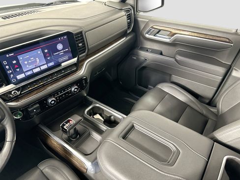 Used 2022 GMC Sierra 1500 Elevation w/ Elevation Premium Package image 28