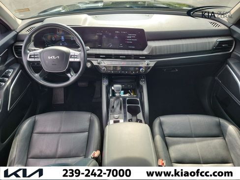 Certified 2024 Kia Telluride EX w/ EX Captain's Chair Package FWD image 17