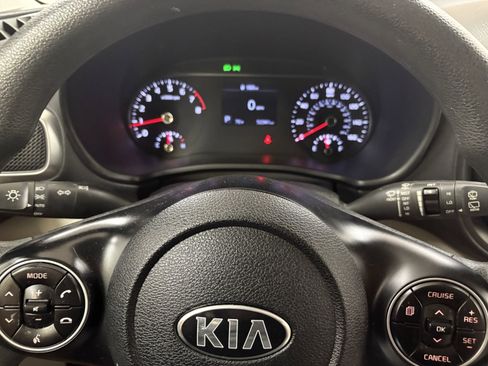 Used 2020 Kia Soul LX image 22