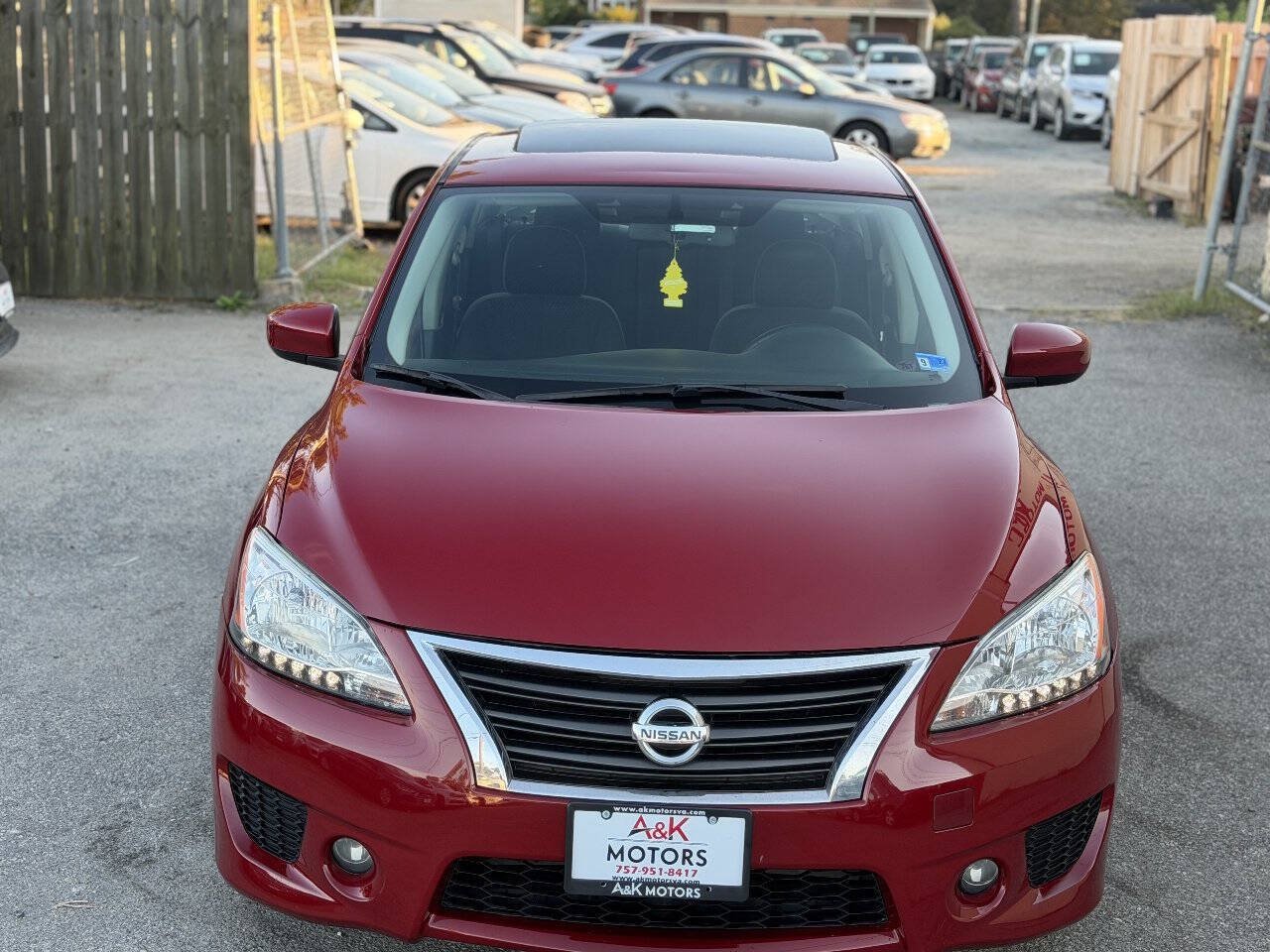 Used 2014 Nissan Sentra SR w/ Premium Package FWD image 4