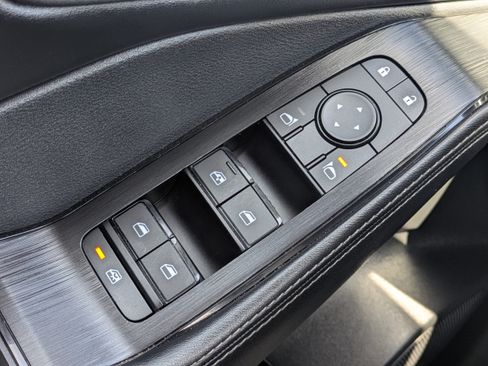 Used 2024 Nissan Rogue SV FWD image 22