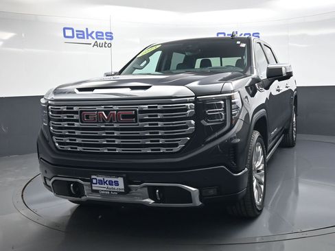 Used 2023 GMC Sierra 1500 Denali w/ Denali Reserve Package AWD/4WD image 4