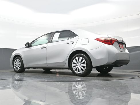 Used 2019 Toyota Corolla LE image 25
