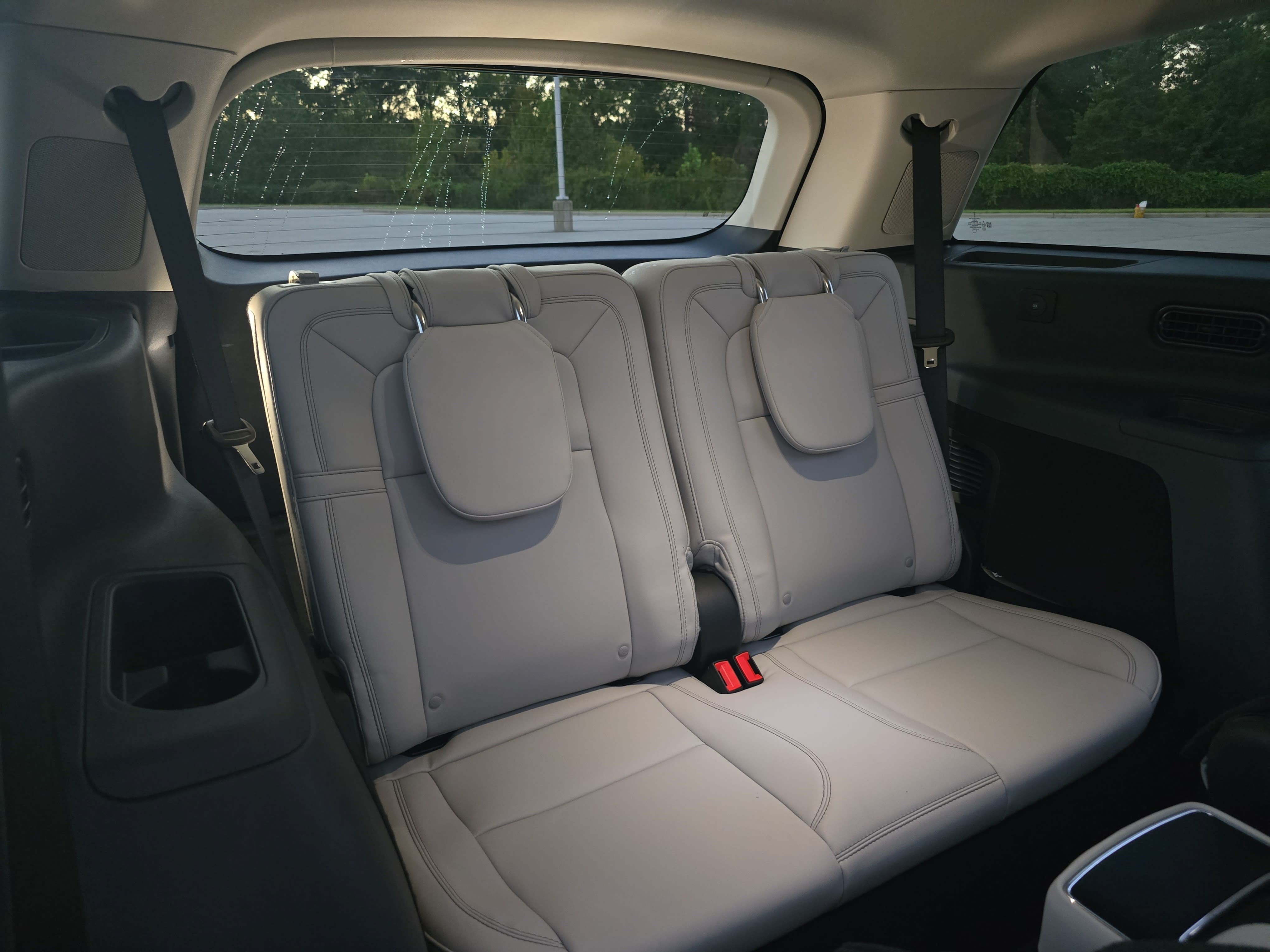Used 2026 Lincoln Aviator Reserve w/ Luxury Package RWD image 12