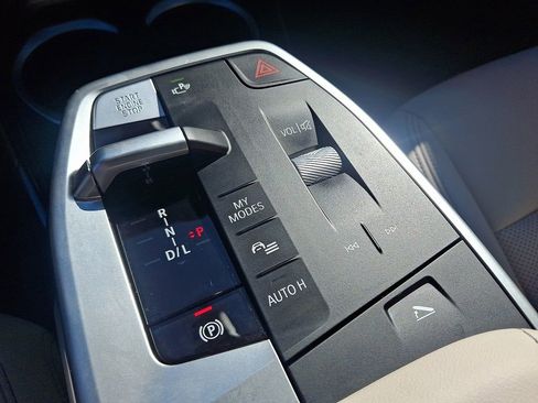 Certified 2025 BMW X2 xDrive28i w/ Convenience Package image 26