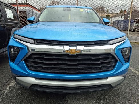 Used 2025 Chevrolet TrailBlazer LT image 2