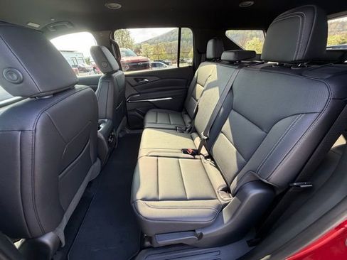 New 2026 Chevrolet Traverse LT w/ Driver Confidence Package AWD/4WD image 36