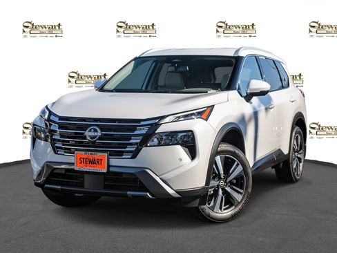 Used 2025 Nissan Rogue SL image 1