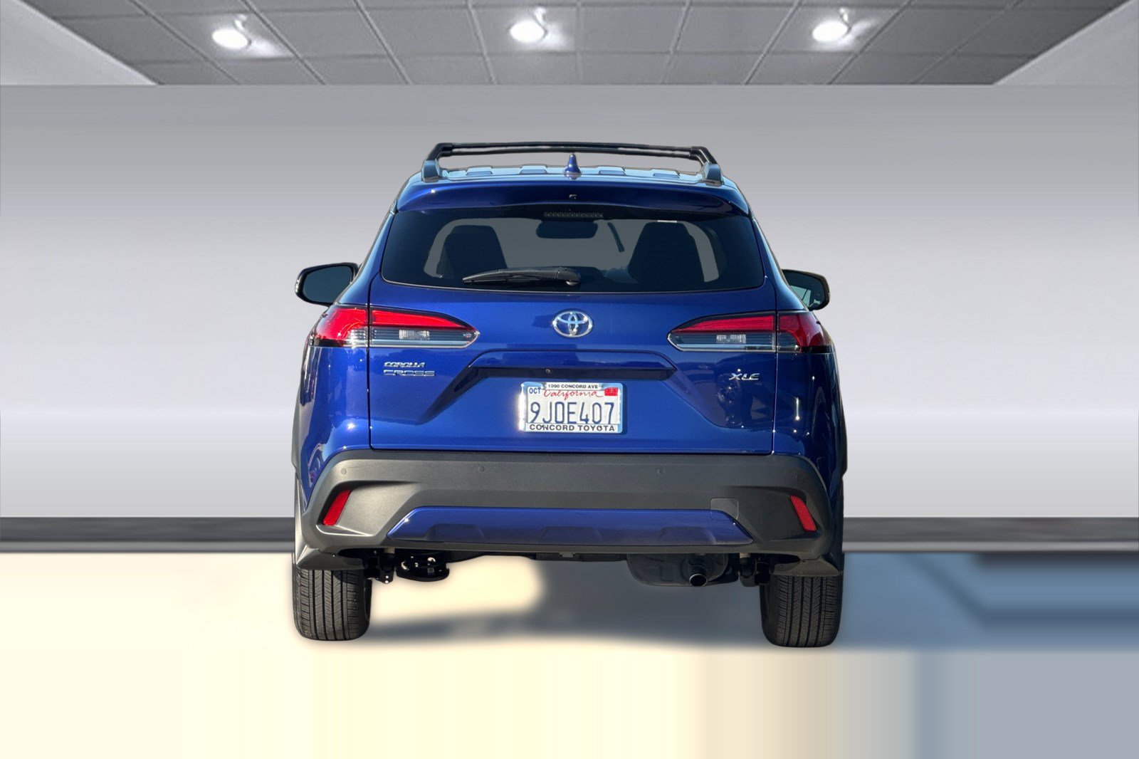 Used 2023 Toyota Corolla Cross XLE w/ Convenience Package FWD image 10