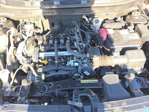 Used 2018 Nissan Kicks S image 20