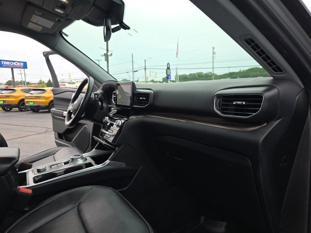 Used 2021 Ford Explorer Limited w/ Equipment Group 301A AWD/4WD image 43