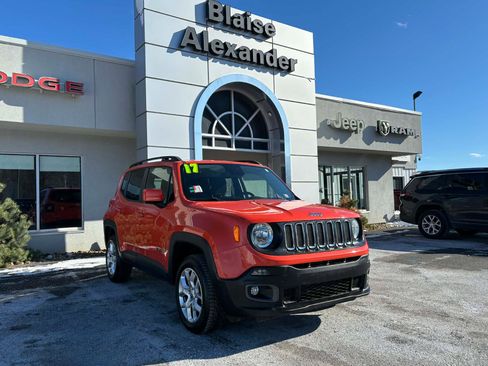 Used 2017 Jeep Renegade Latitude image 1