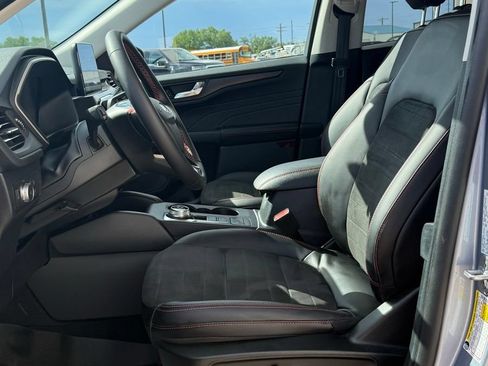 Used 2022 Ford Escape SEL w/ SEL Stealth AWD Package image 13