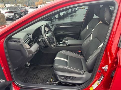 Certified 2025 Toyota Camry SE w/ Convenience Package image 14