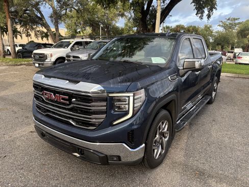 Used 2022 GMC Sierra 1500 SLT w/ SLT Premium Package RWD image 5