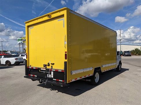 Certified 2023 Ford E-350 and Econoline 350 Super Duty w/ Driver's Safety Package image 4