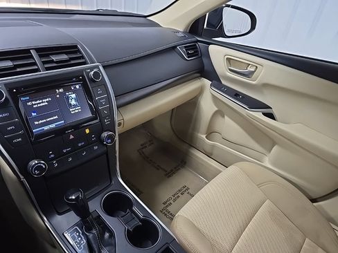 Used 2017 Toyota Camry LE w/ Moonroof Package FWD image 26