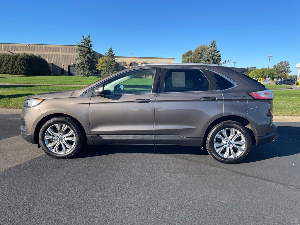 Used 2019 Ford Edge Titanium AWD/4WD image 2