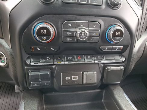 Used 2020 Chevrolet Silverado 1500 LT Trail Boss AWD/4WD image 16