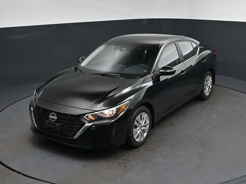 Used 2025 Nissan Sentra S FWD image 30