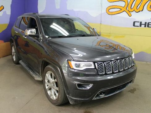 Used 2019 Jeep Grand Cherokee Overland w/ Jeep Active Safety Group AWD/4WD image 2
