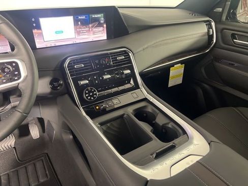New 2025 Nissan Armada SL w/ Captain's Chari Seat Package AWD/4WD image 25