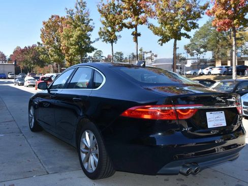 Used 2017 Jaguar XF Premium image 18