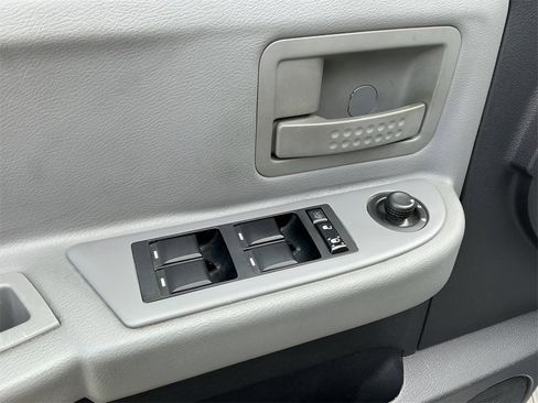 Used 2011 Dodge Dakota Big Horn image 33