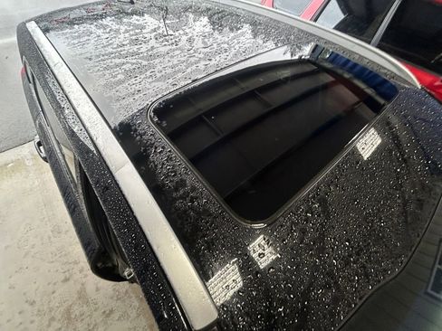 Used 2021 Kia Niro Touring image 28