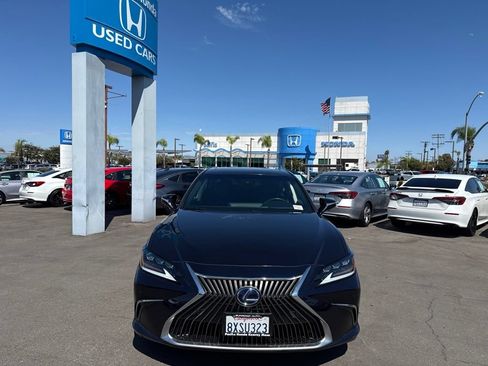Used 2021 Lexus ES 300h w/ Accessory Package FWD image 6