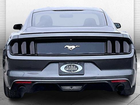 Used 2016 Ford Mustang Coupe image 3