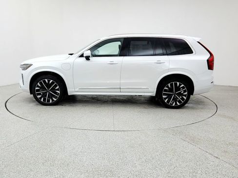 New 2026 Volvo XC90 T8 Plus w/ Protection Package Premier image 8