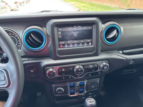 Used 2023 Jeep Wrangler Unlimited Sport AWD/4WD image 26